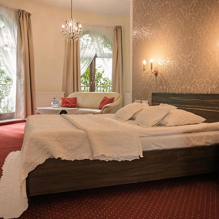 Hotel Korona 리브니크 외부 사진