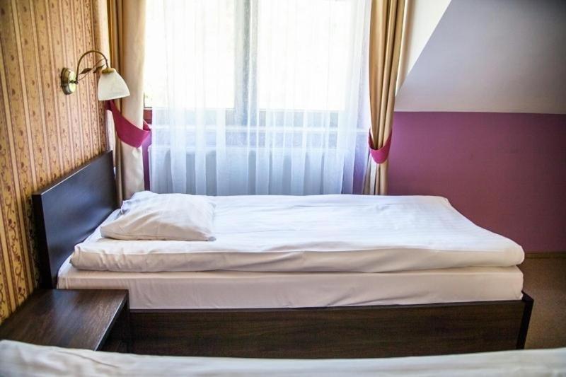 Hotel Korona 리브니크 외부 사진
