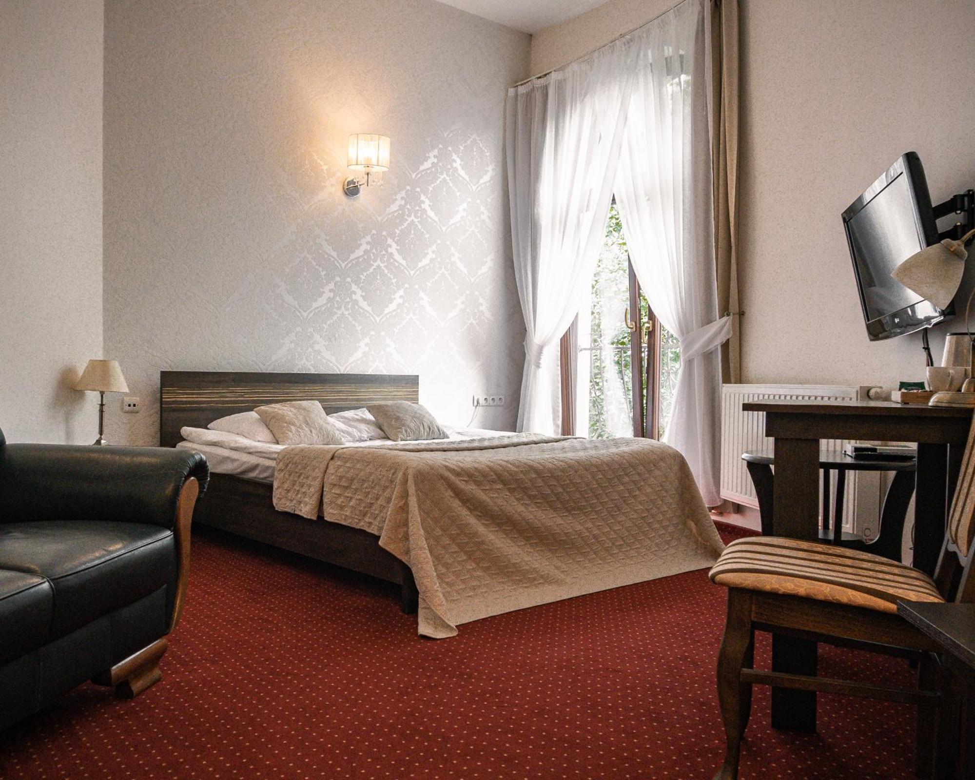 Hotel Korona 리브니크 외부 사진