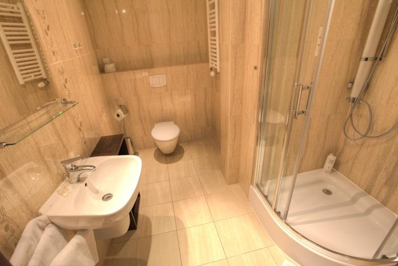 Hotel Korona 리브니크 객실 사진
