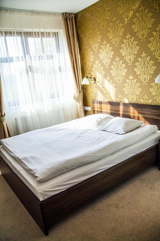 Hotel Korona 리브니크 객실 사진